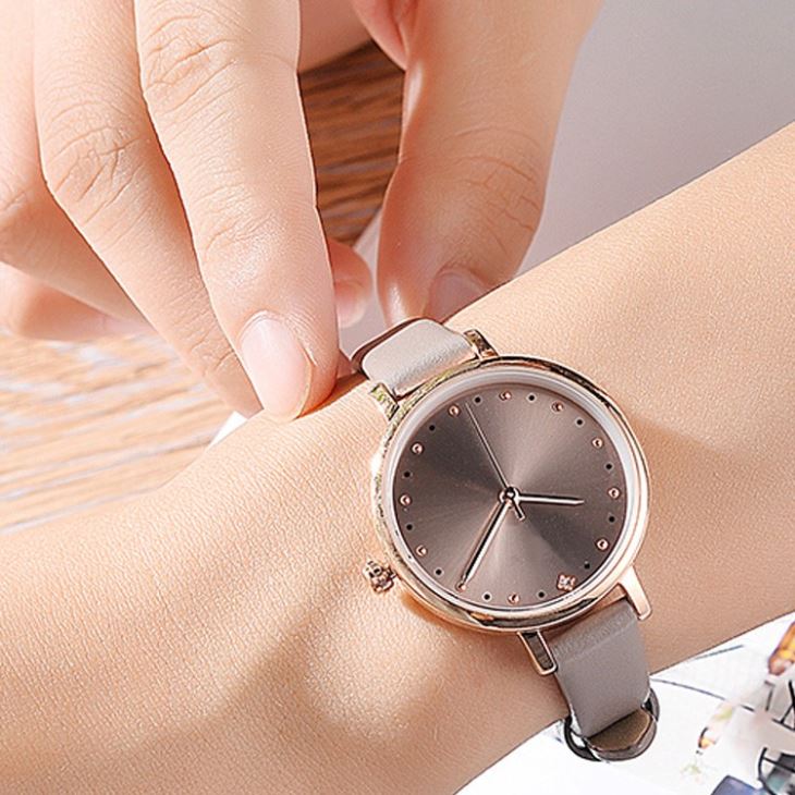 New Women Leather Watches Japan Movement Quartz Ladies Small Round Dial Wrist Watch